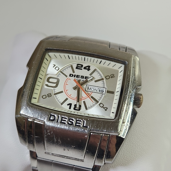 Diesel Watch Silver DZ-1218 Watch with White Face - Picture 4 of 16